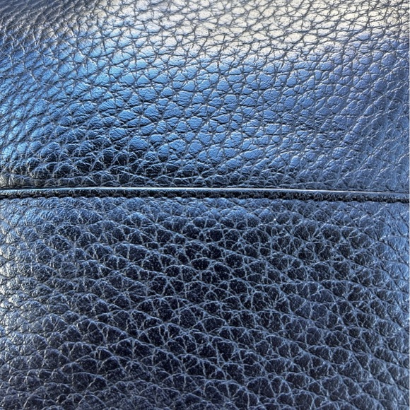 Kate Spade vintage Set! Cross body pebble purse with stripped wristlet. - Picture 4 of 16